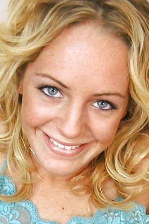Alexis Sunshine portrait