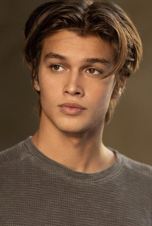 Noah Redclay portrait