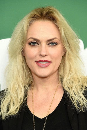 Elaine Hendrix portrait