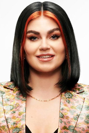 Roxeanne Hazes portrait