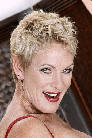Julie Mandrews portrait