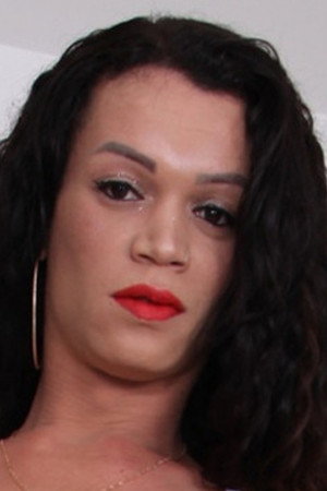 Laiza Lavier portrait