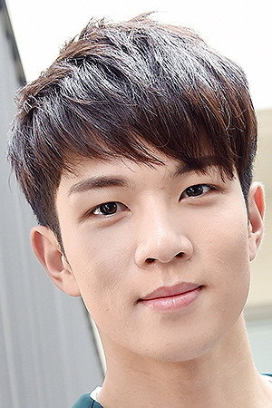 Yoo Hwe-seung portrait