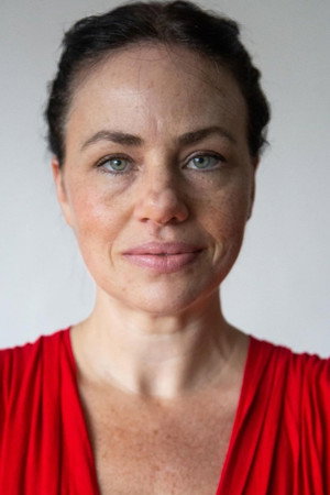 Karine Teles portrait