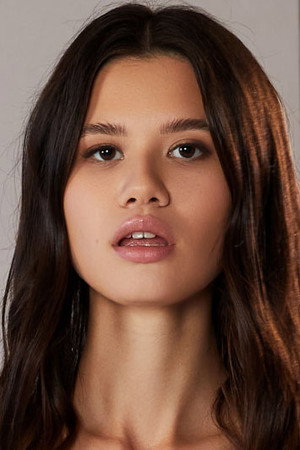 Evelin Elle portrait