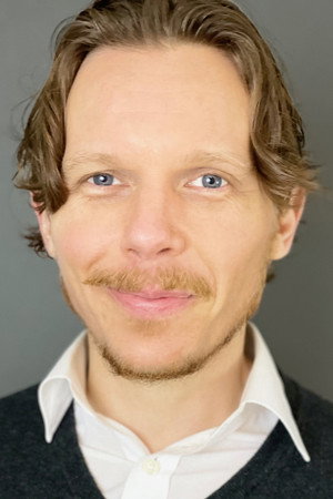 Nathan Mills portrait