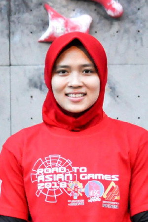 Aries Susanti Rahayu portrait
