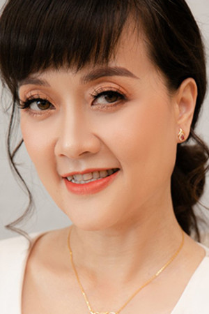 Vân Dung portrait