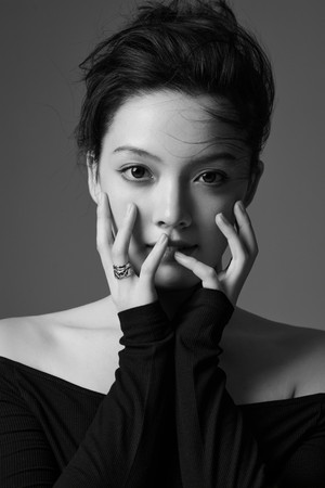 Daisy Cakes portrait