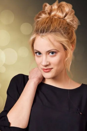 Sara Posnov portrait