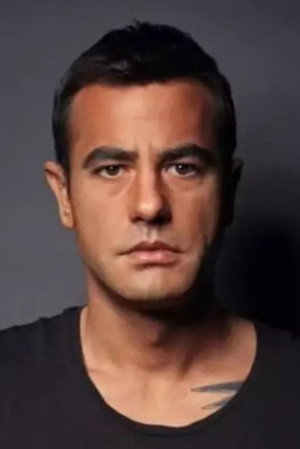 Tayanç Ayaydın portrait