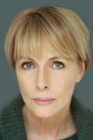 Liz Robertson portrait