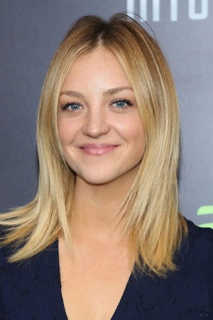 Abby Elliott portrait