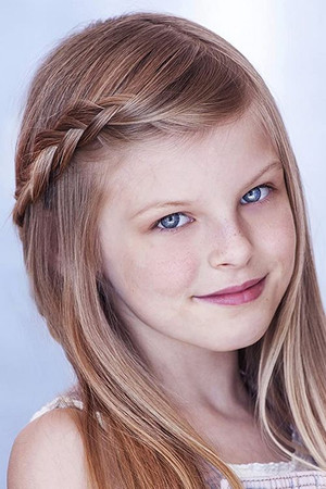 Molly Lewis portrait