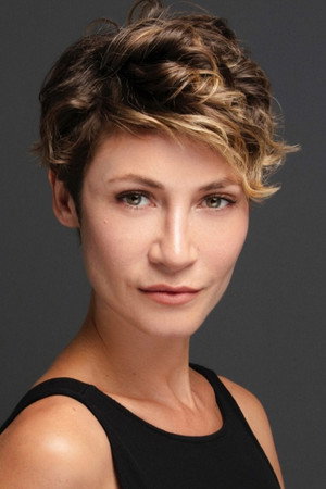 Ece Dizdar portrait