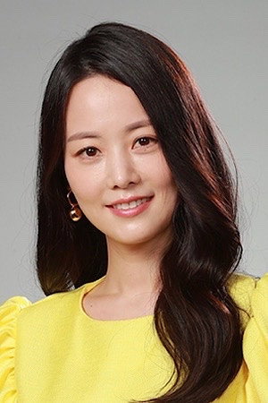 Son Yeo-eun portrait
