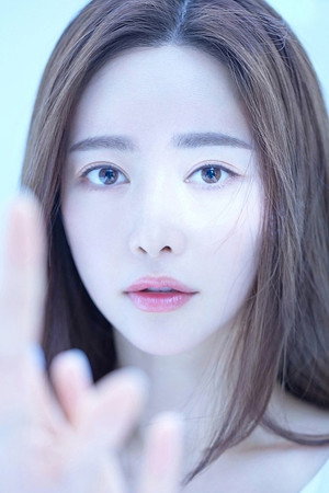 Hong Soo-ah portrait