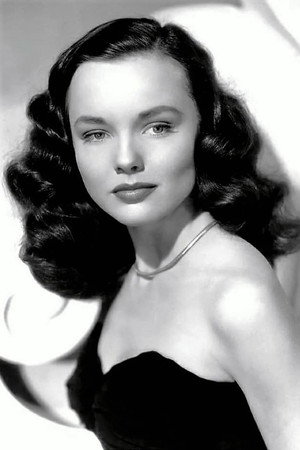 Wanda Hendrix portrait