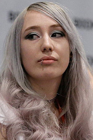 Zoë Quinn portrait