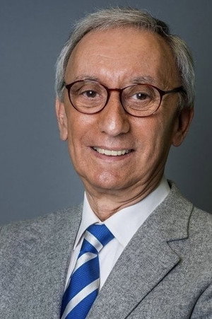 Júlio Isidro portrait