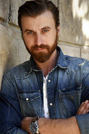 Solon Tsounis portrait
