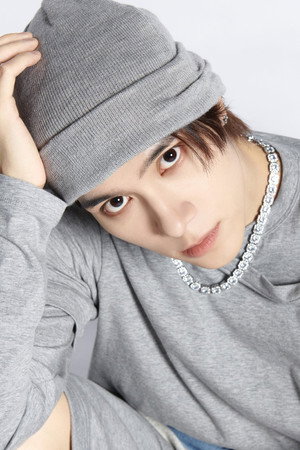 Hendery portrait