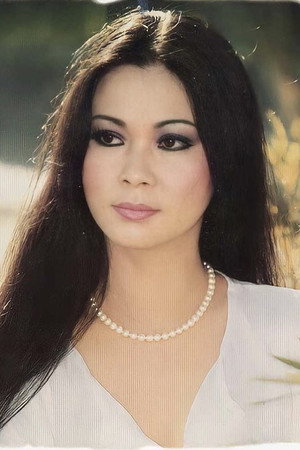 Khánh Ly portrait