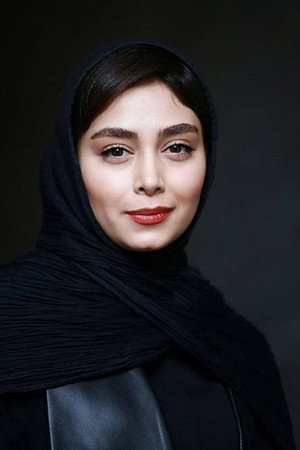 Diba Zahedi portrait