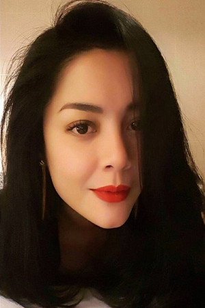 Lulu Tobing portrait
