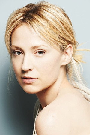 Beth Riesgraf portrait