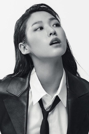 Kim Seol-hyun portrait