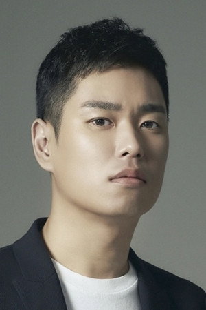 Lee Kyo-yeob portrait
