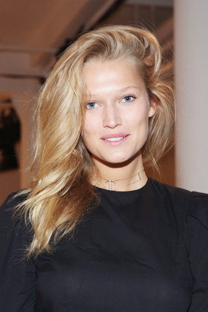 Toni Garrn portrait