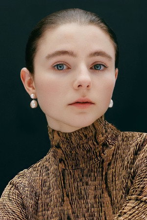 Thomasin McKenzie portrait
