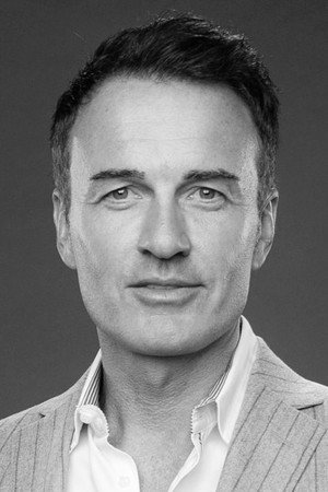 Julian McMahon portrait
