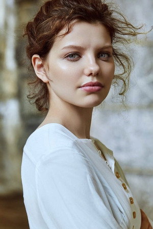 Chloë Levine portrait