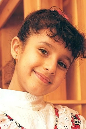 Jhanak Shukla portrait