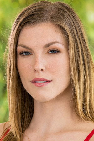 Ella Nova portrait