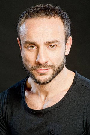 Manuel Maestro portrait
