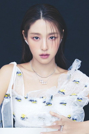 Kim Seol-hyun portrait