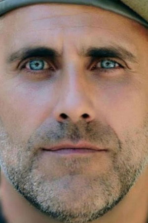 Alejandro León portrait