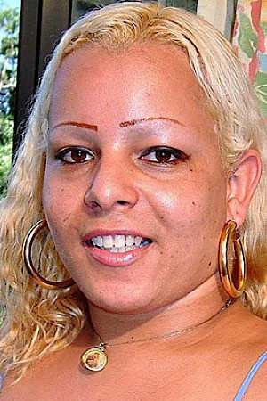 Moniquinha portrait