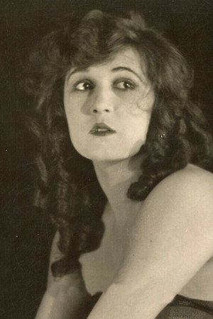 Marion Aye portrait