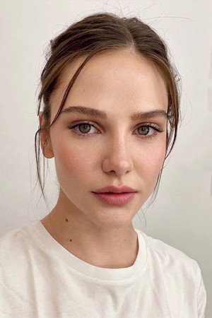 Alina Boz portrait