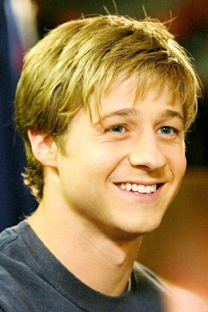 Ben McKenzie portrait