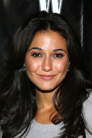 Emmanuelle Chriqui portrait
