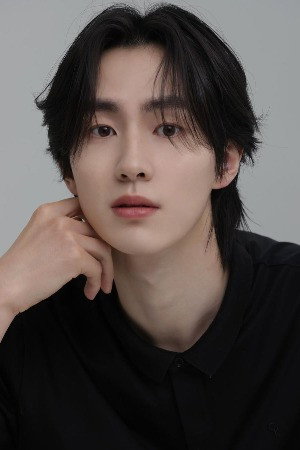 Kim Ho-young portrait