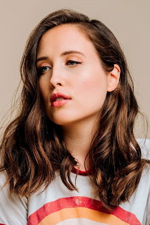 Alice Merton portrait
