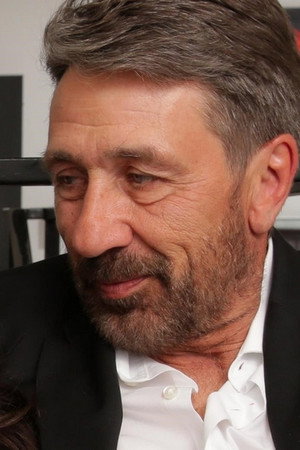 Steve Holmes portrait