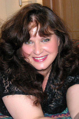 Candy Curvaceous portrait
